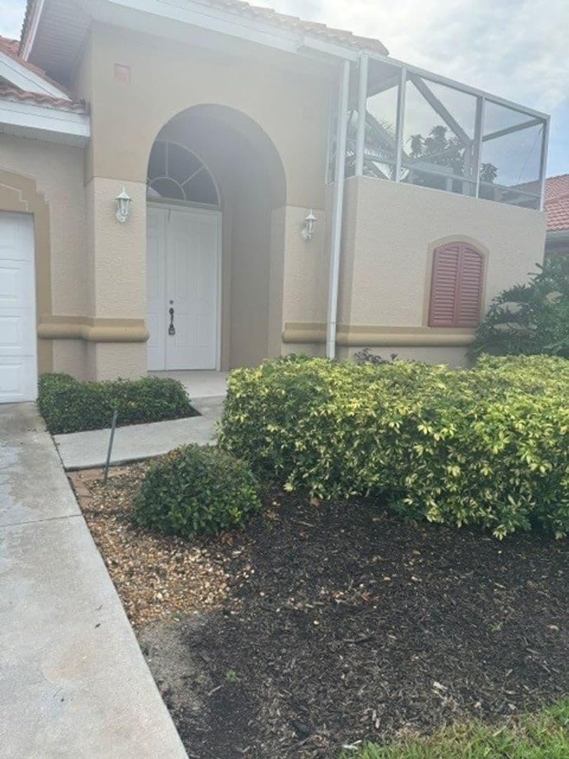Fort Myers House: 13942 Bently Circle