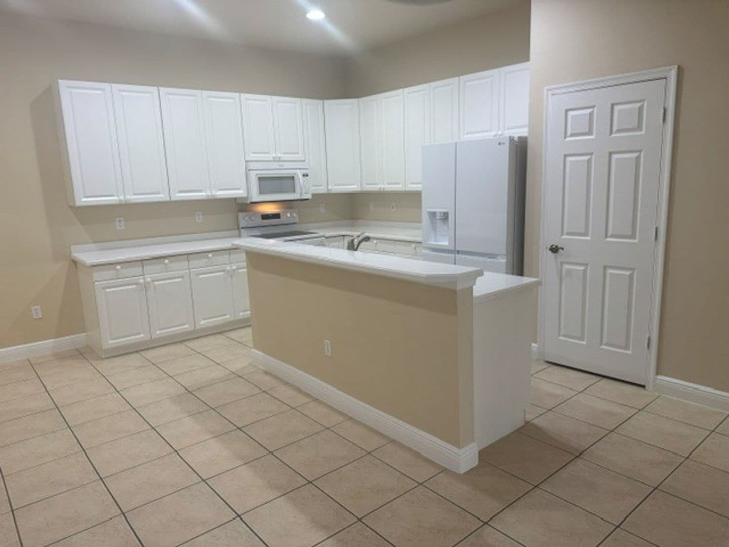 Fort Myers House: 13942 Bently Circle