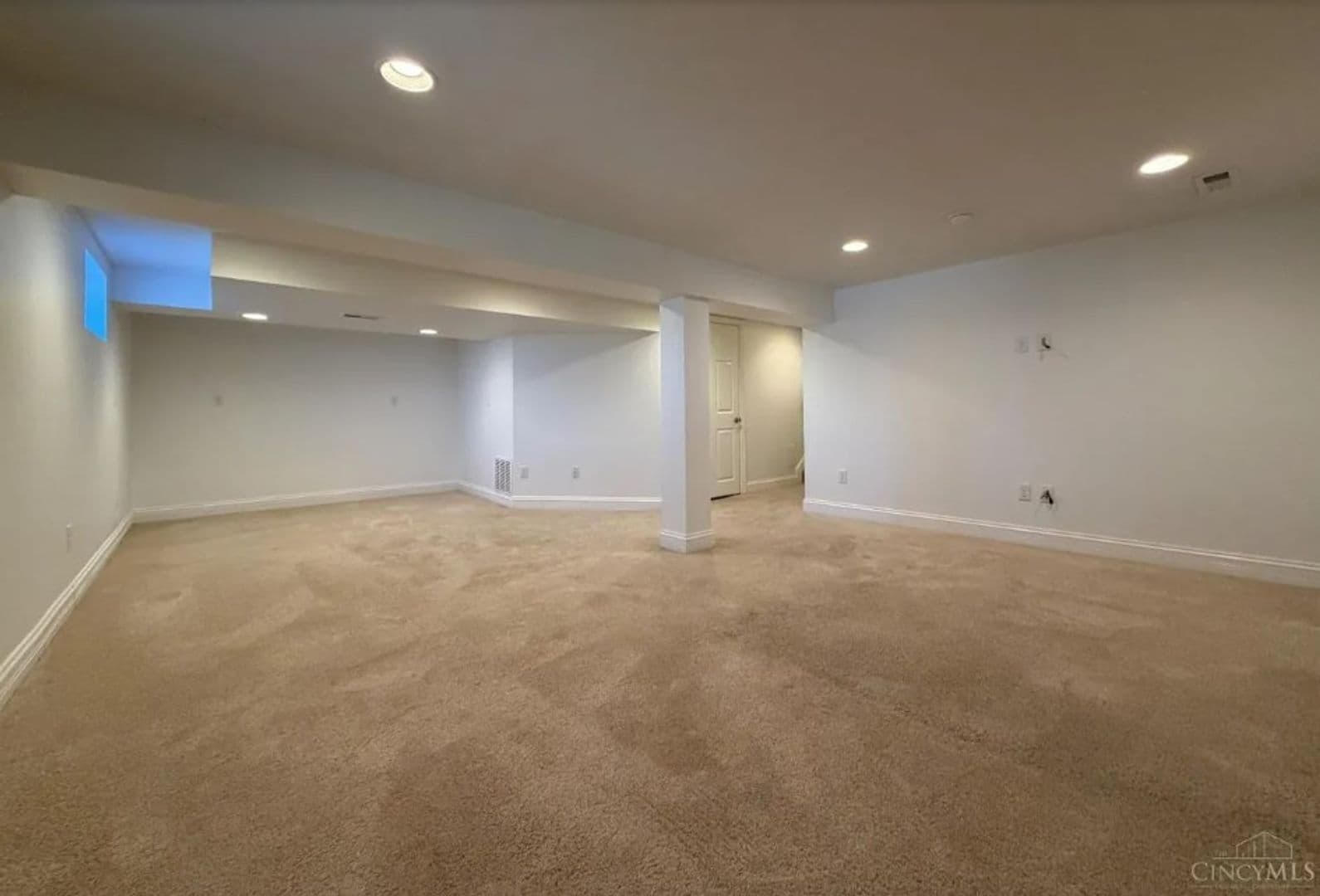 West Chester House: 6862 N Windwood Dr