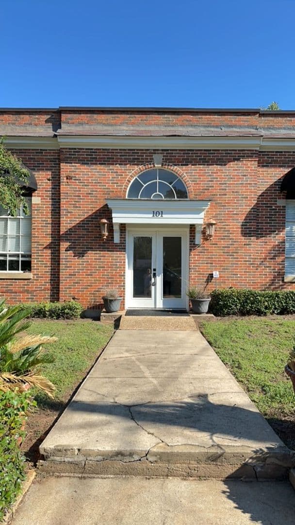 Greenville Apartment: 101 Adams St.