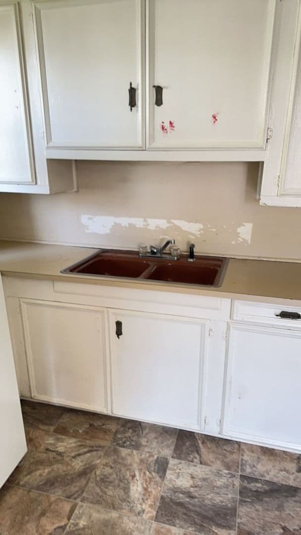 Greenville Apartment: 340 Hickory St.