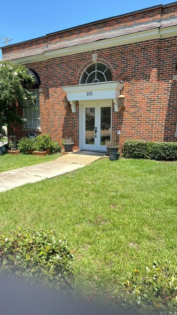 Greenville Apartment: 101 Adams St.