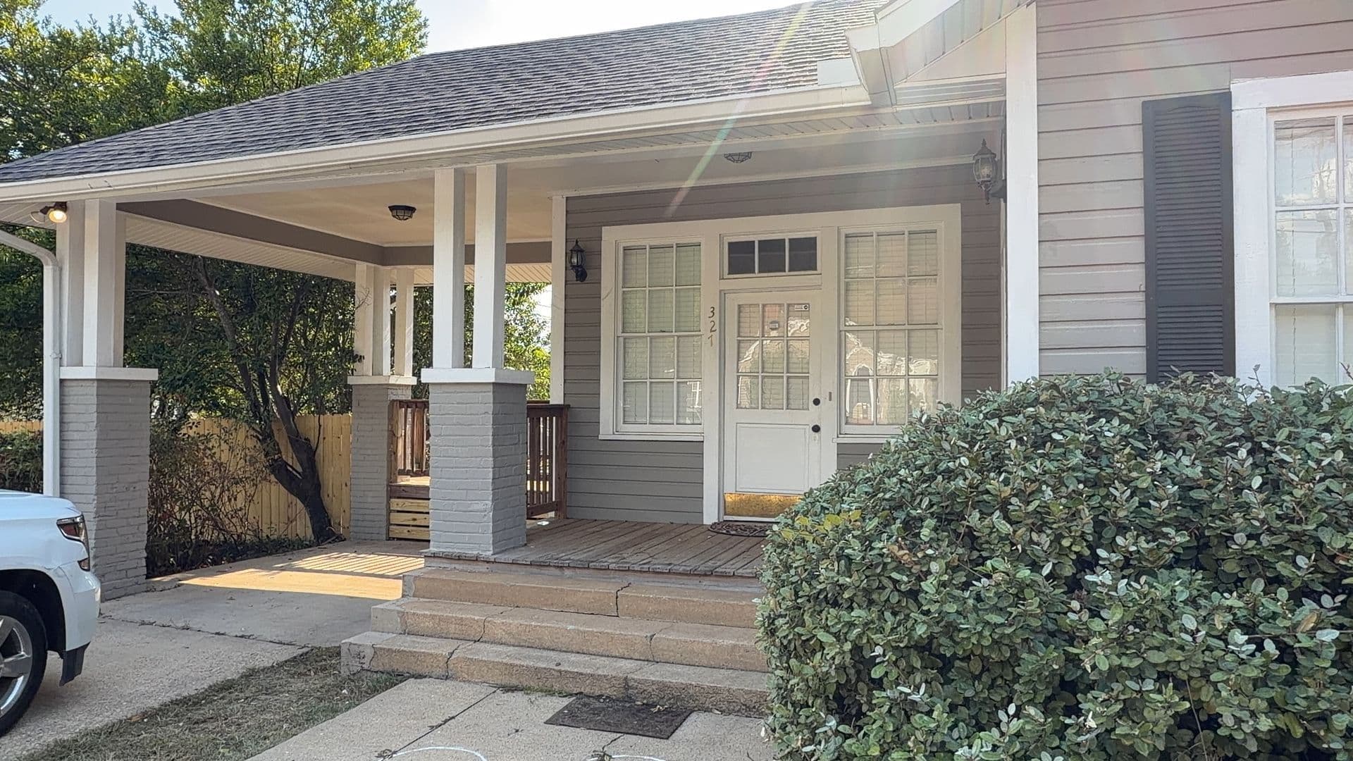 Greenville House: 327 Ft. Dale Rd.
