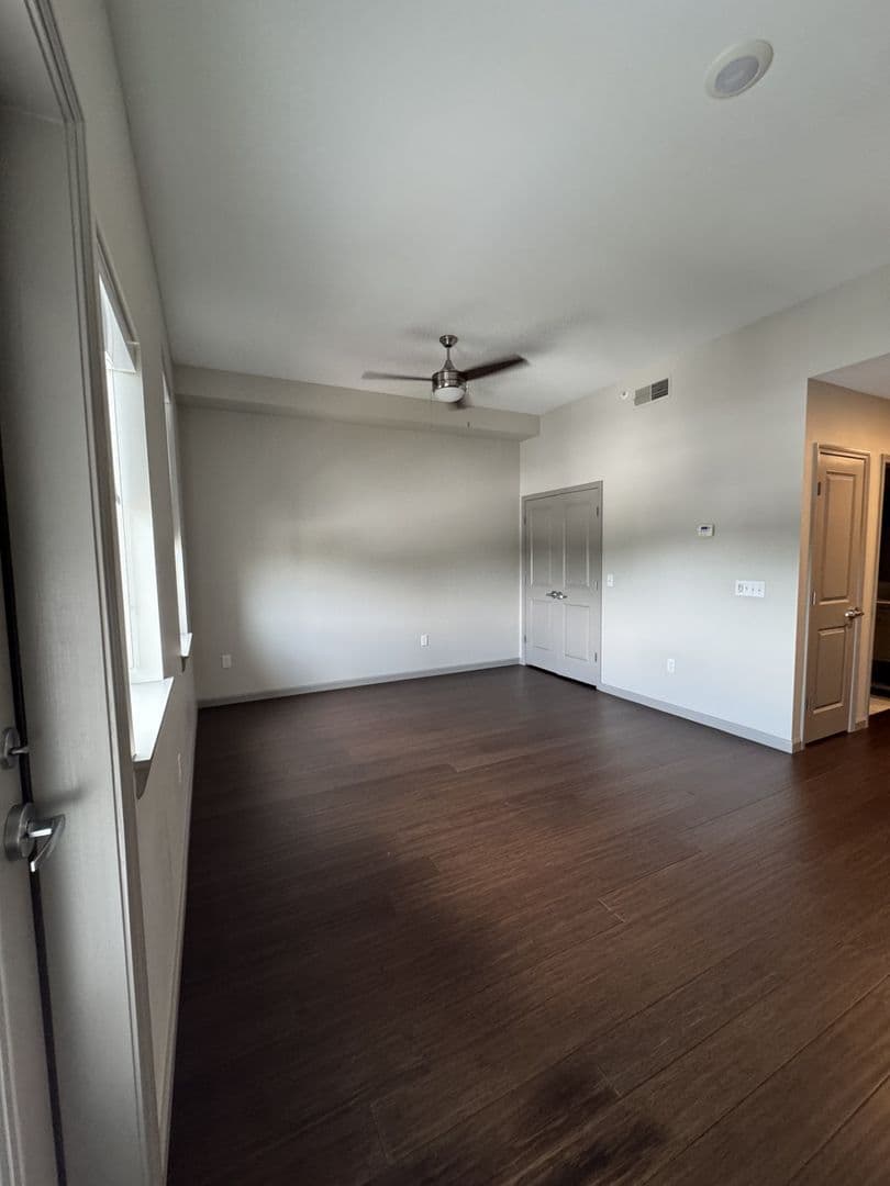 St. Louis Apartment: 4440 Manchester Ave.