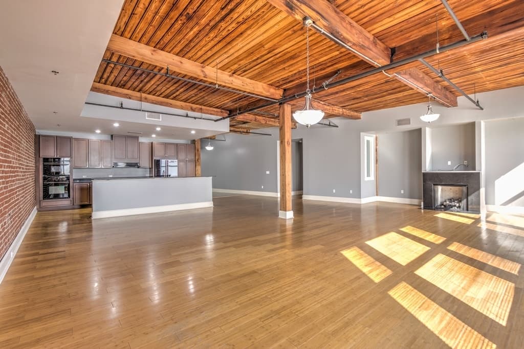 St. Louis Apartment: 1511 Washington Ave.