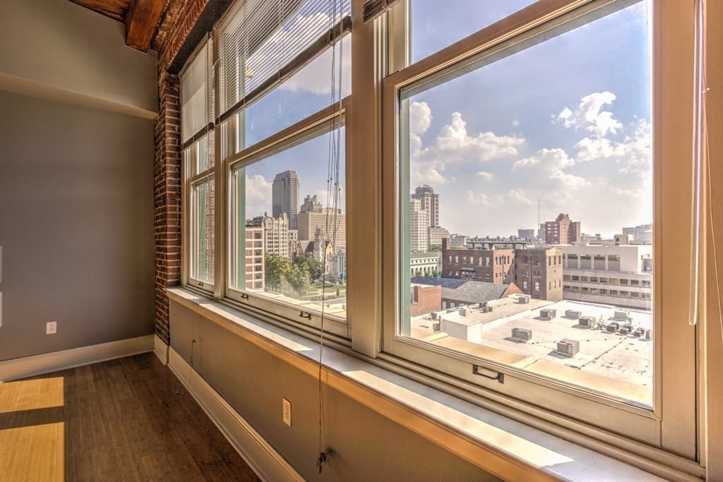 St. Louis Apartment: 1511 Washington Ave.