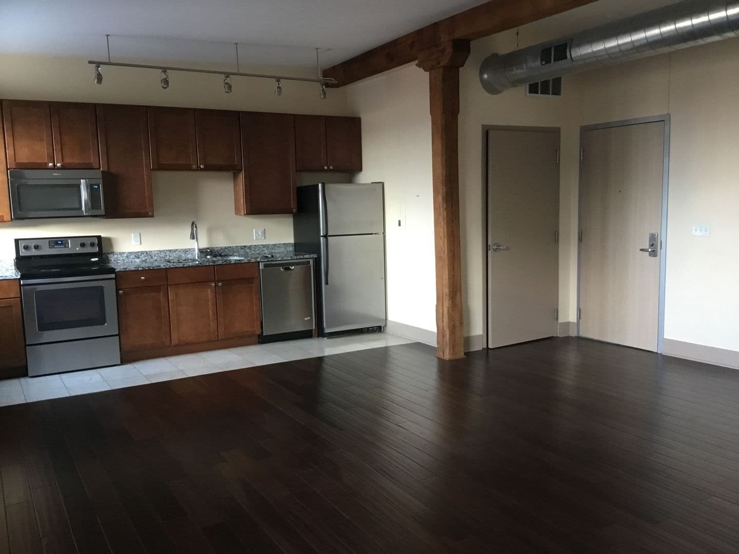 Davenport Apartment: 427 Pershing Ave.