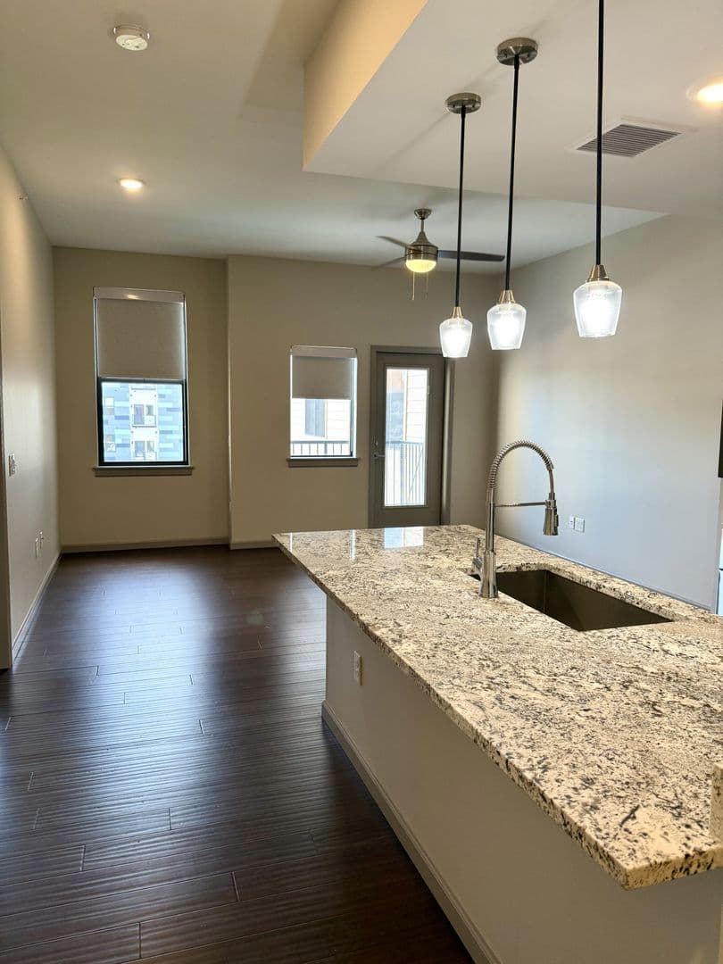 St. Louis Apartment: 4440 Manchester Ave.