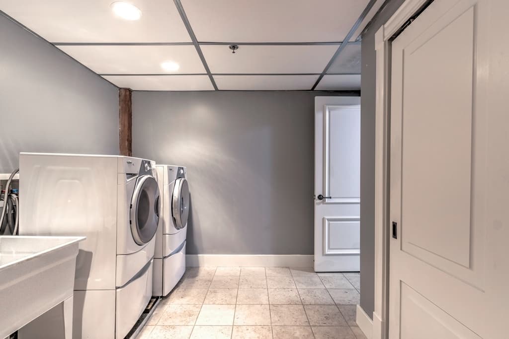 St. Louis Apartment: 1511 Washington Ave.