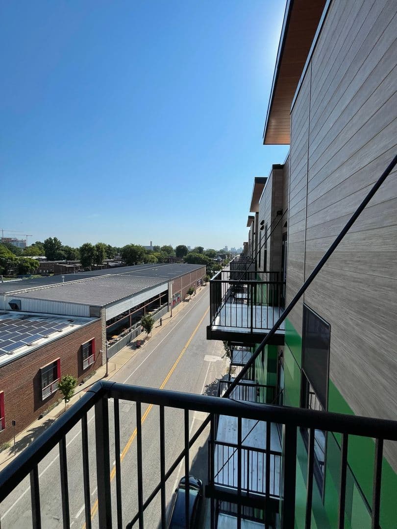 St. Louis Apartment: 4440 Manchester Ave.