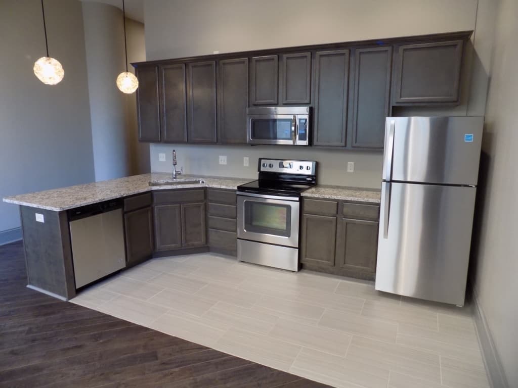 Davenport Apartment: 212 Brady St