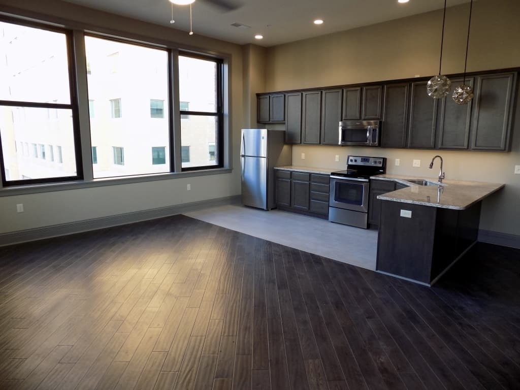 Davenport Apartment: 212 Brady St