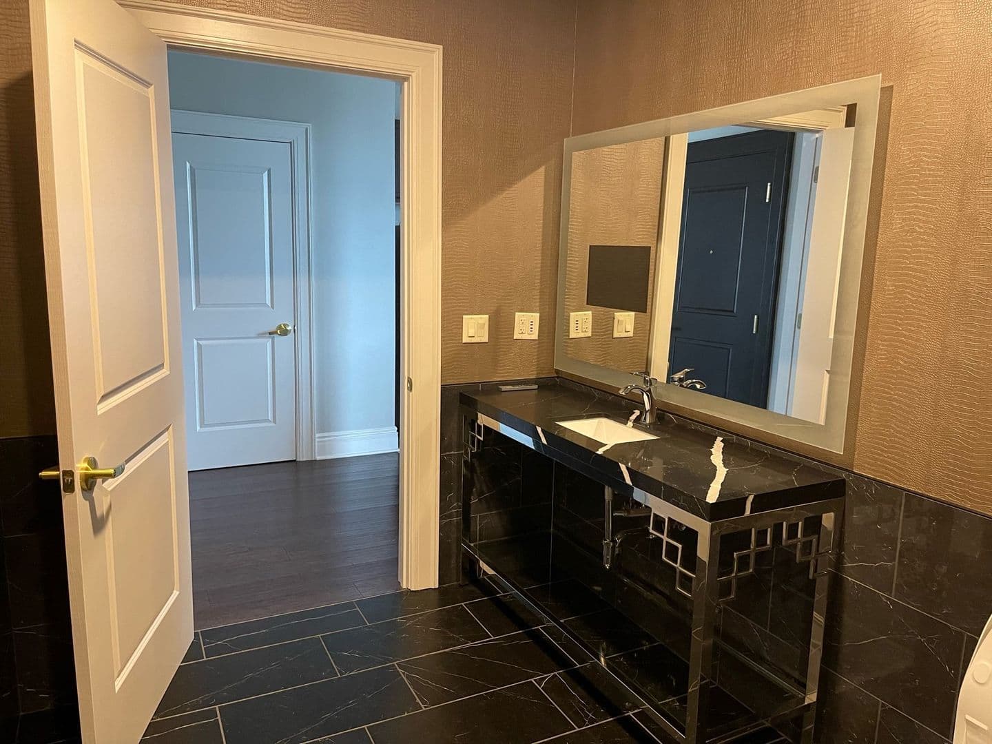 Sioux City Apartment: 505 6th st