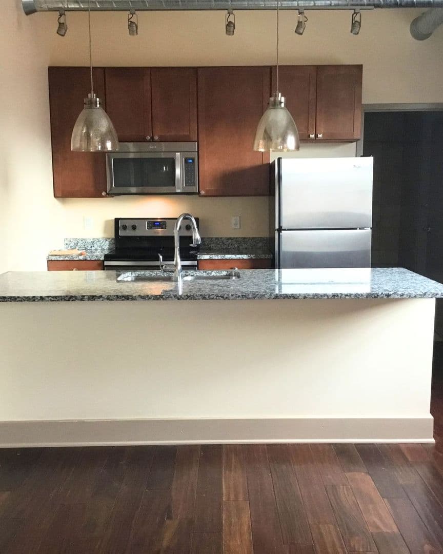 Davenport Apartment: 427 Pershing Ave.