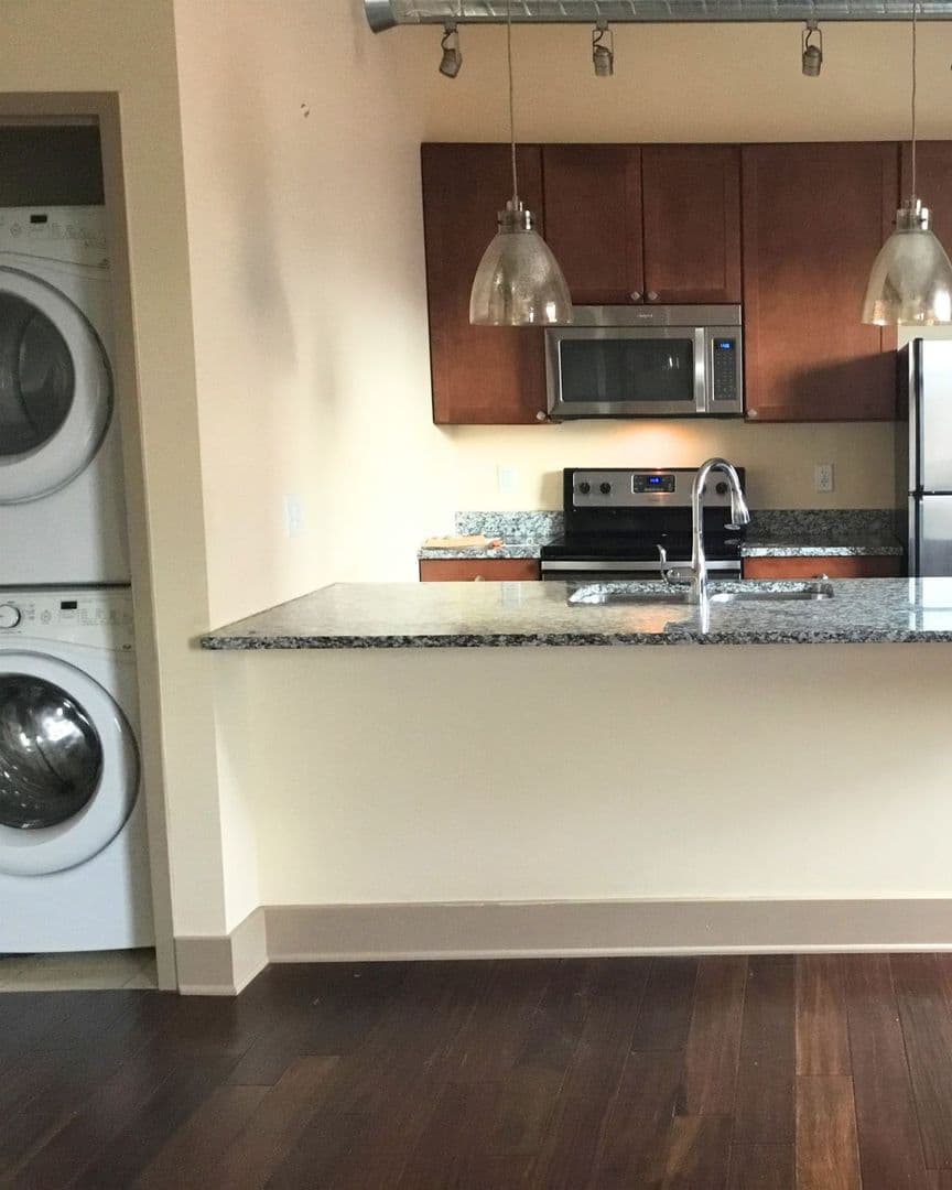 Davenport Apartment: 427 Pershing Ave.