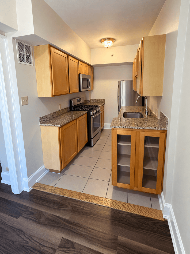 St. Louis Apartment: 4616 Lindell Blvd.