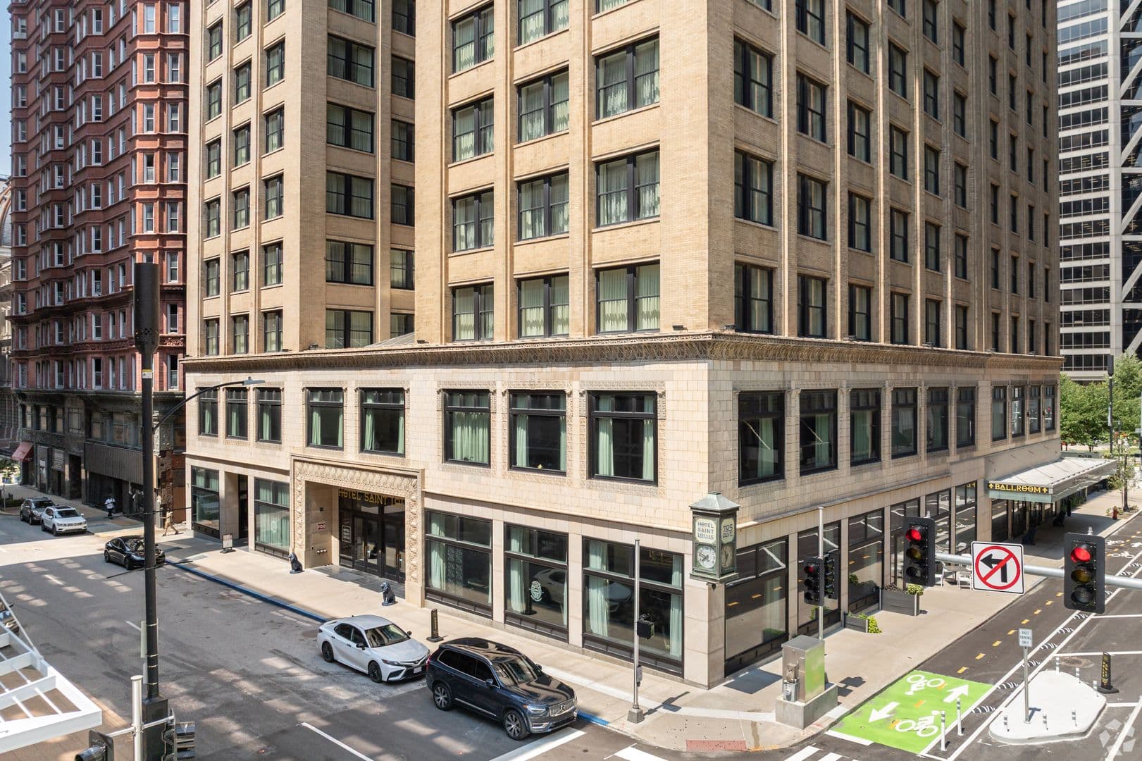 St. Louis Apartment: 705 Olive Street