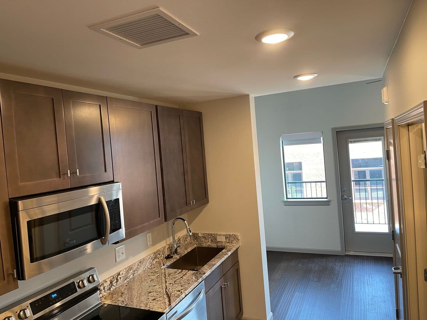 St. Louis Apartment: 4440 Manchester Ave.