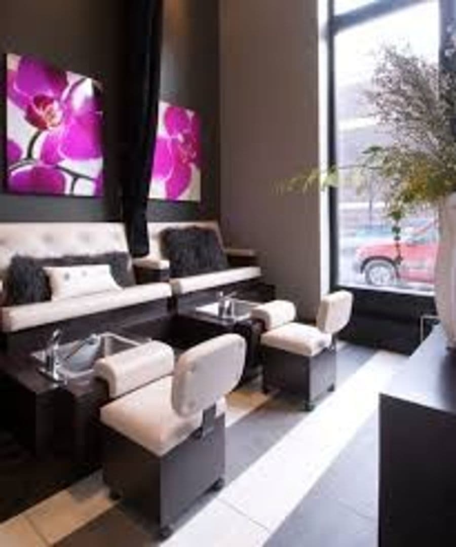 Davenport Apartment: 200 East 3rd St.