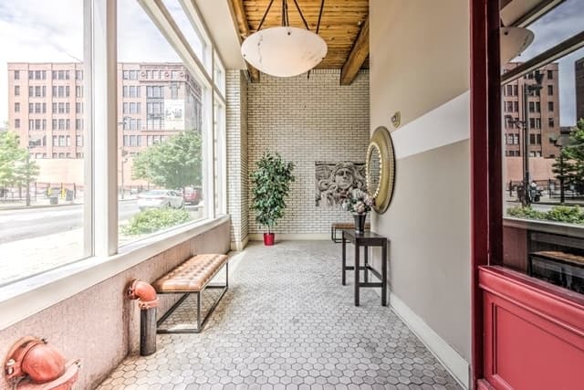 St. Louis Apartment: 1511 Washington Ave.