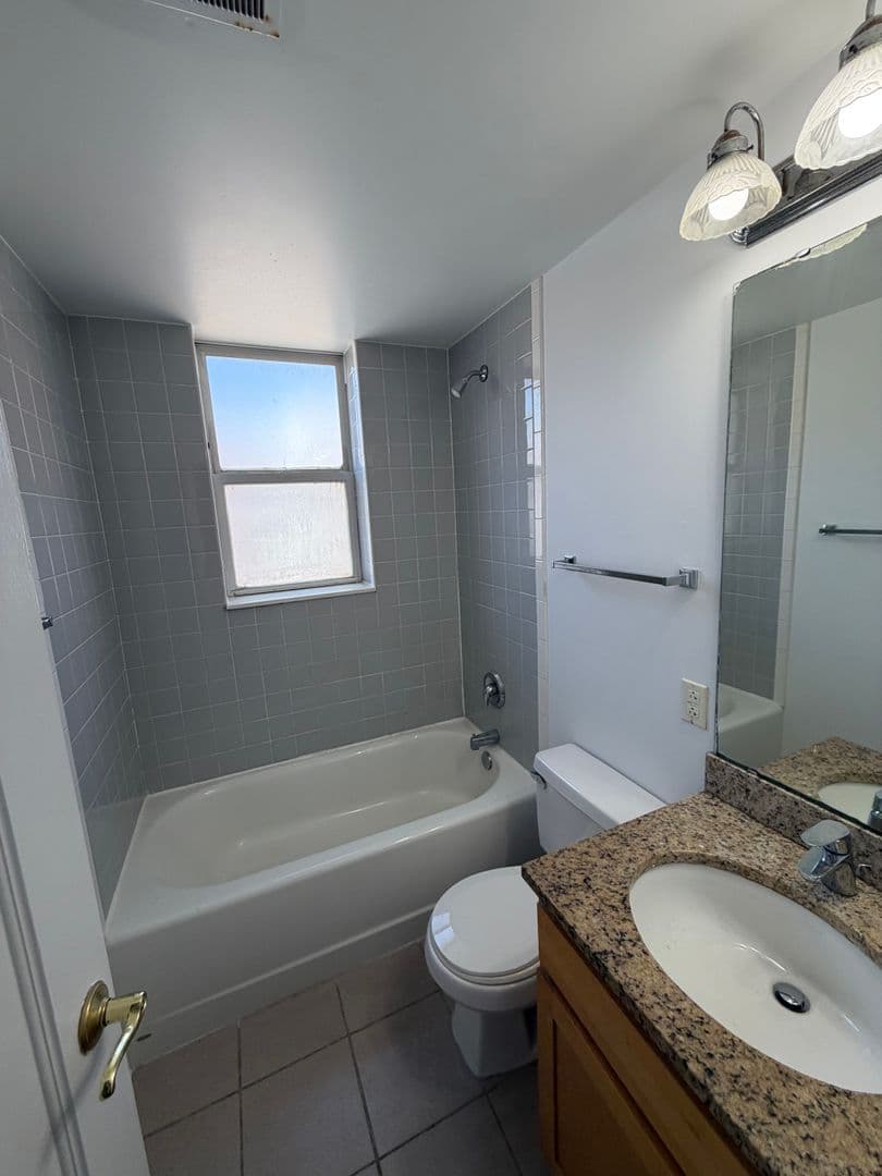 St. Louis Apartment: 4616 Lindell Blvd.
