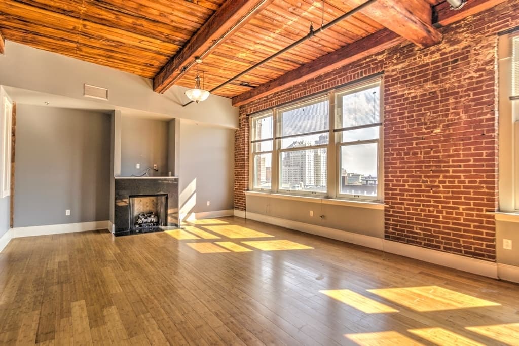 St. Louis Apartment: 1511 Washington Ave.
