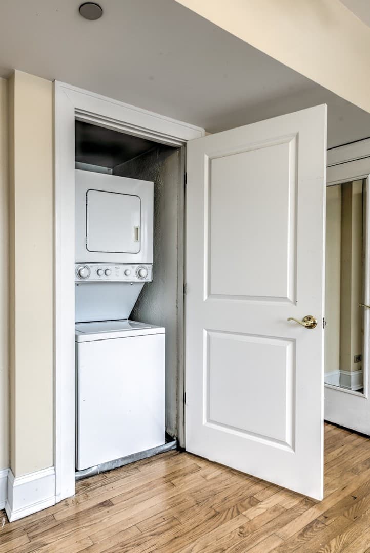 St. Louis Apartment: 4616 Lindell Blvd.