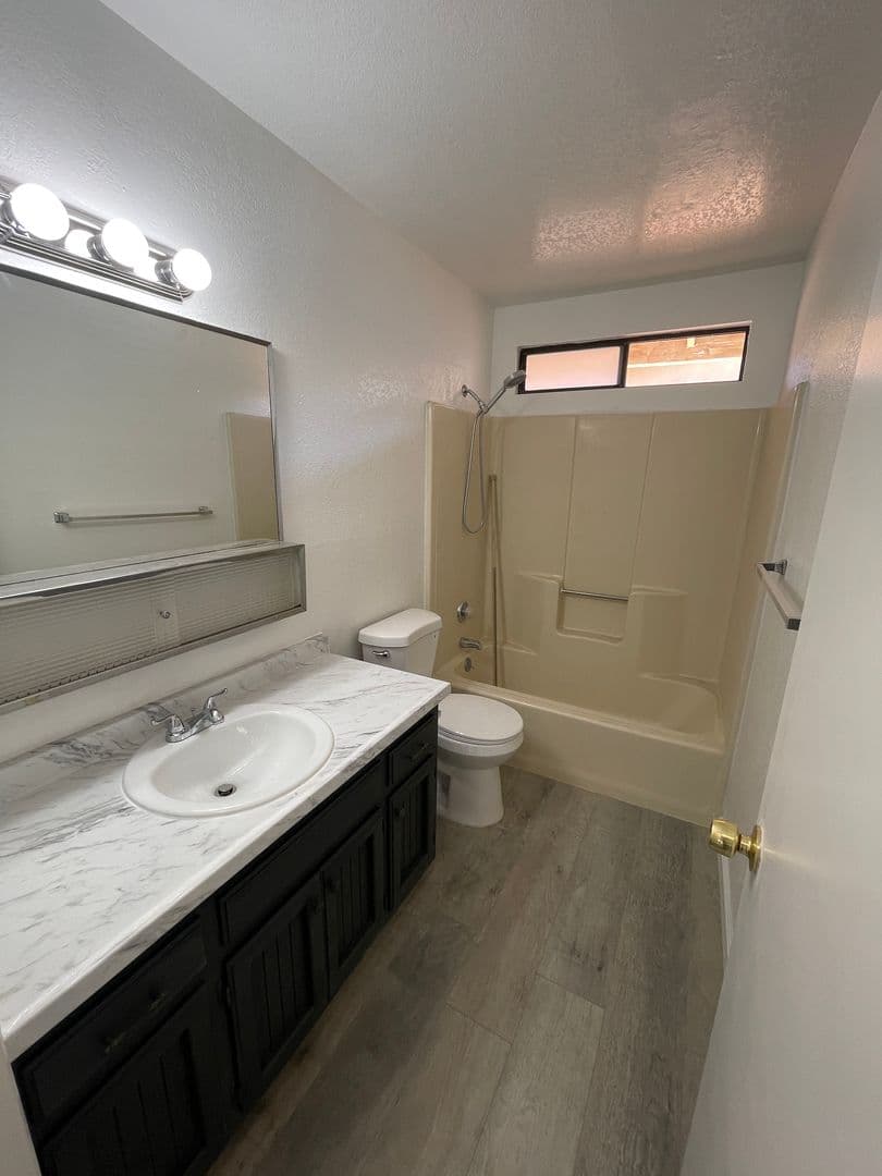 Ridgecrest Apartment: 1617 N Erwin St