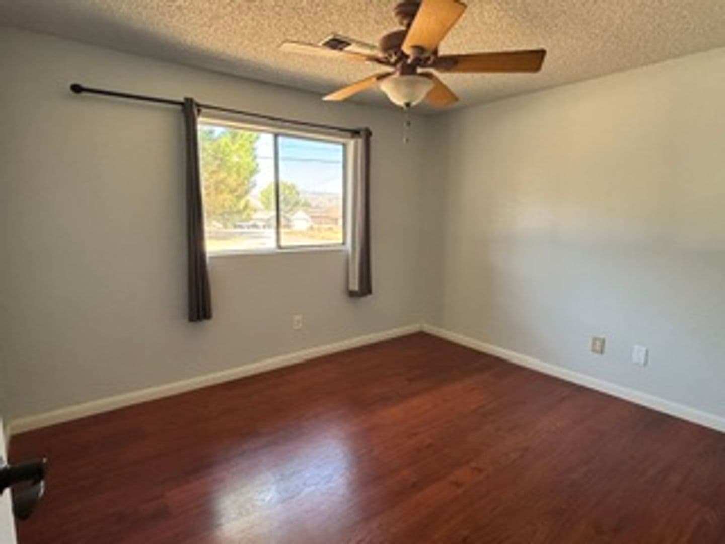 Tehachapi House: 17861 Tanforan Drive