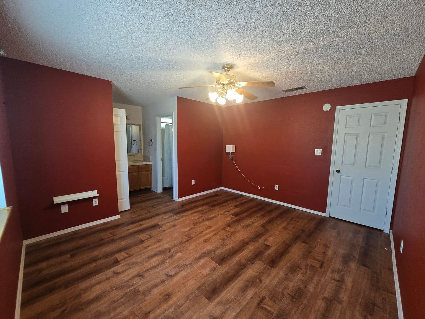Ridgecrest House: 930 Conejo Ave