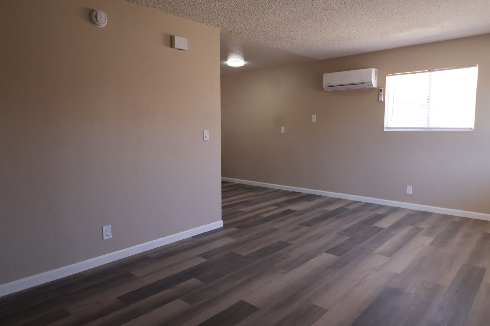 Ridgecrest Apartment: 430 W Moyer Ave