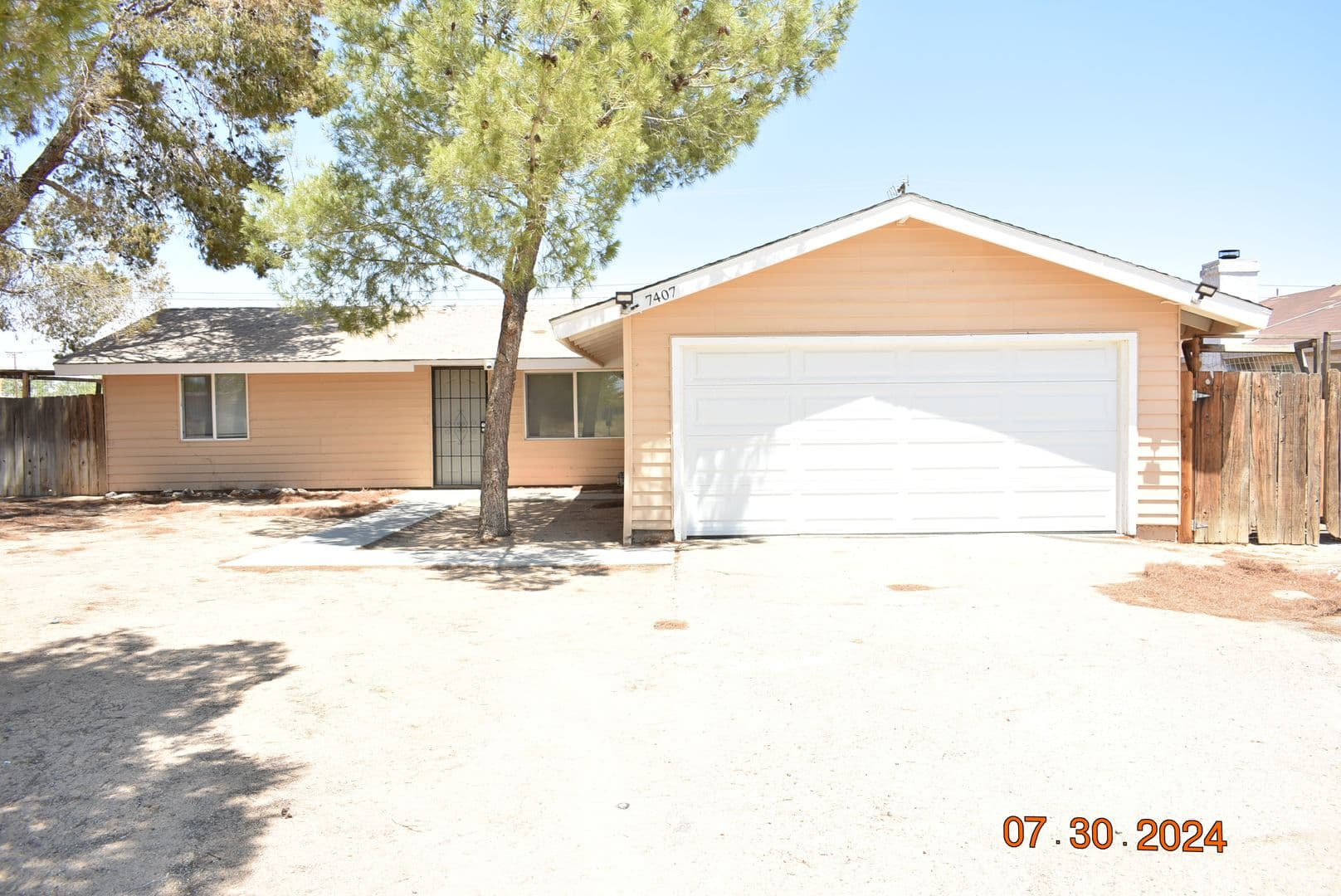 California City House: 7407 Xavier Avenue