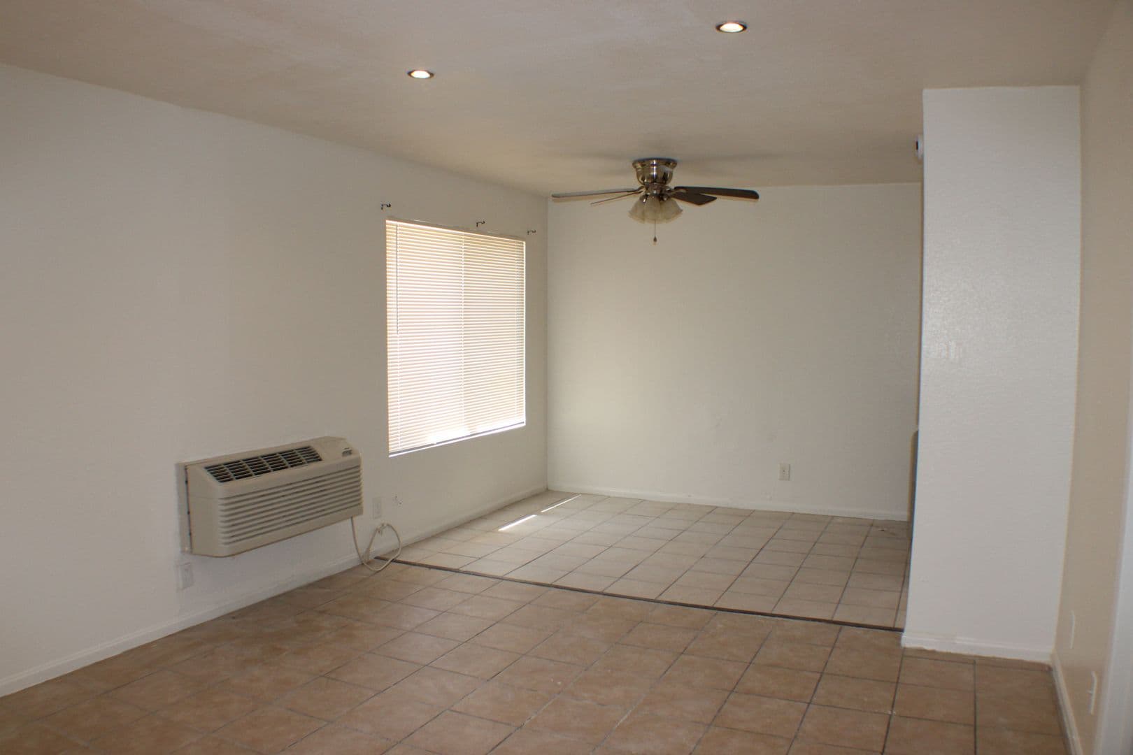 California City House: 9387 North Loop Blvd