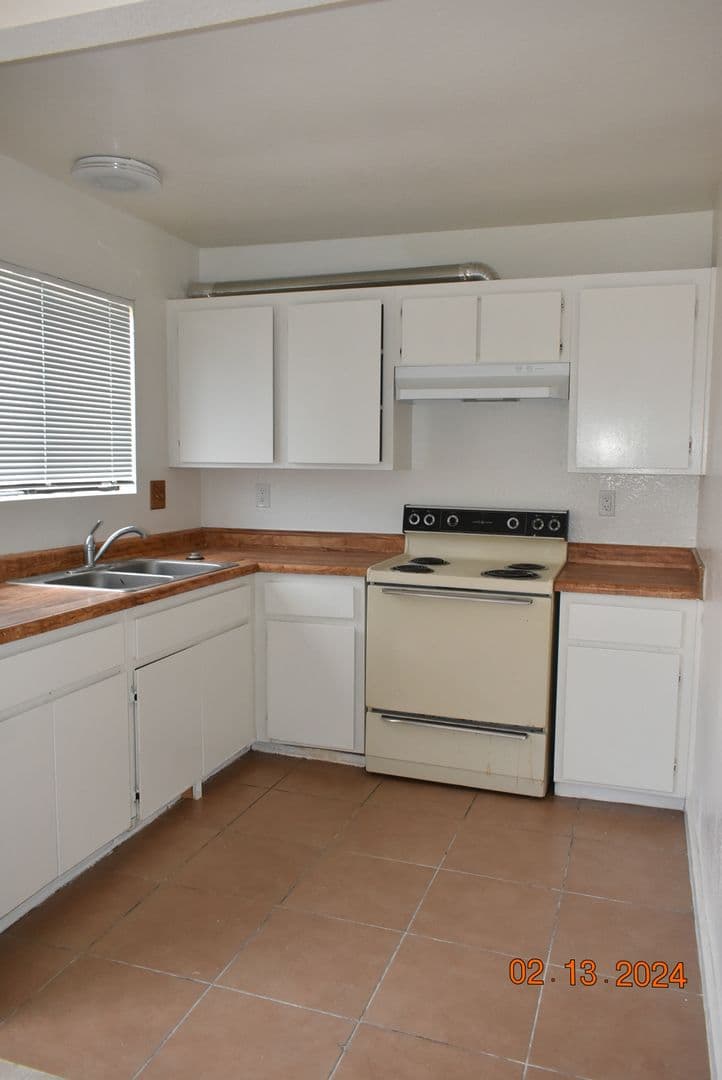 California City Apartment: 20873-83rd