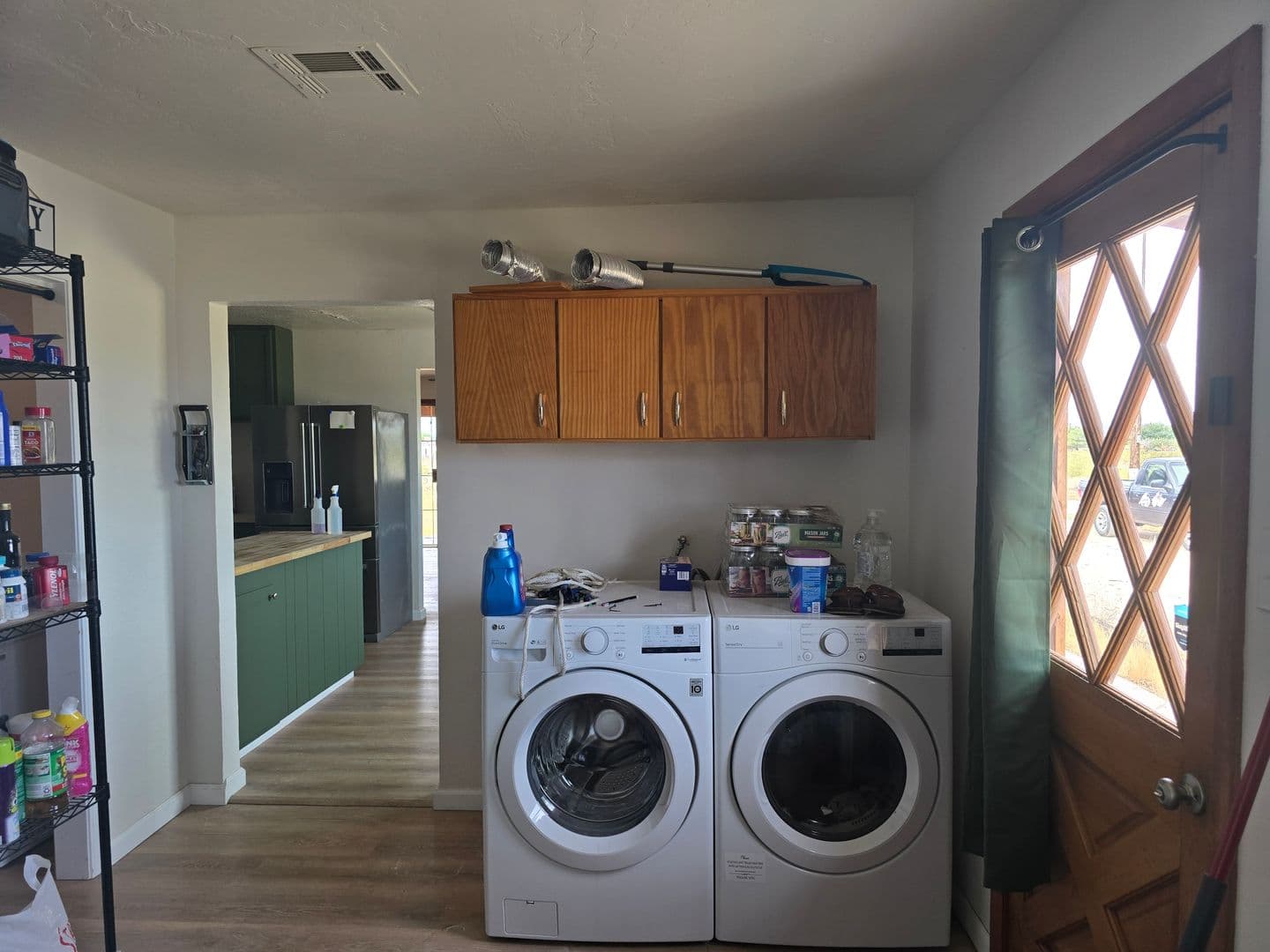 Ridgecrest Apartment: 5363 Weiman Ave