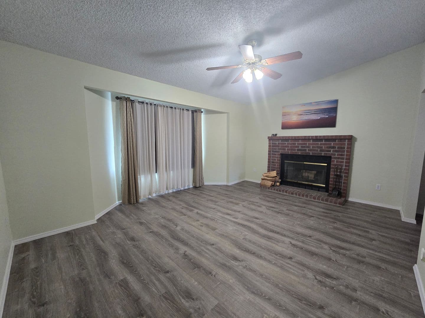 Ridgecrest House: 930 Conejo Ave