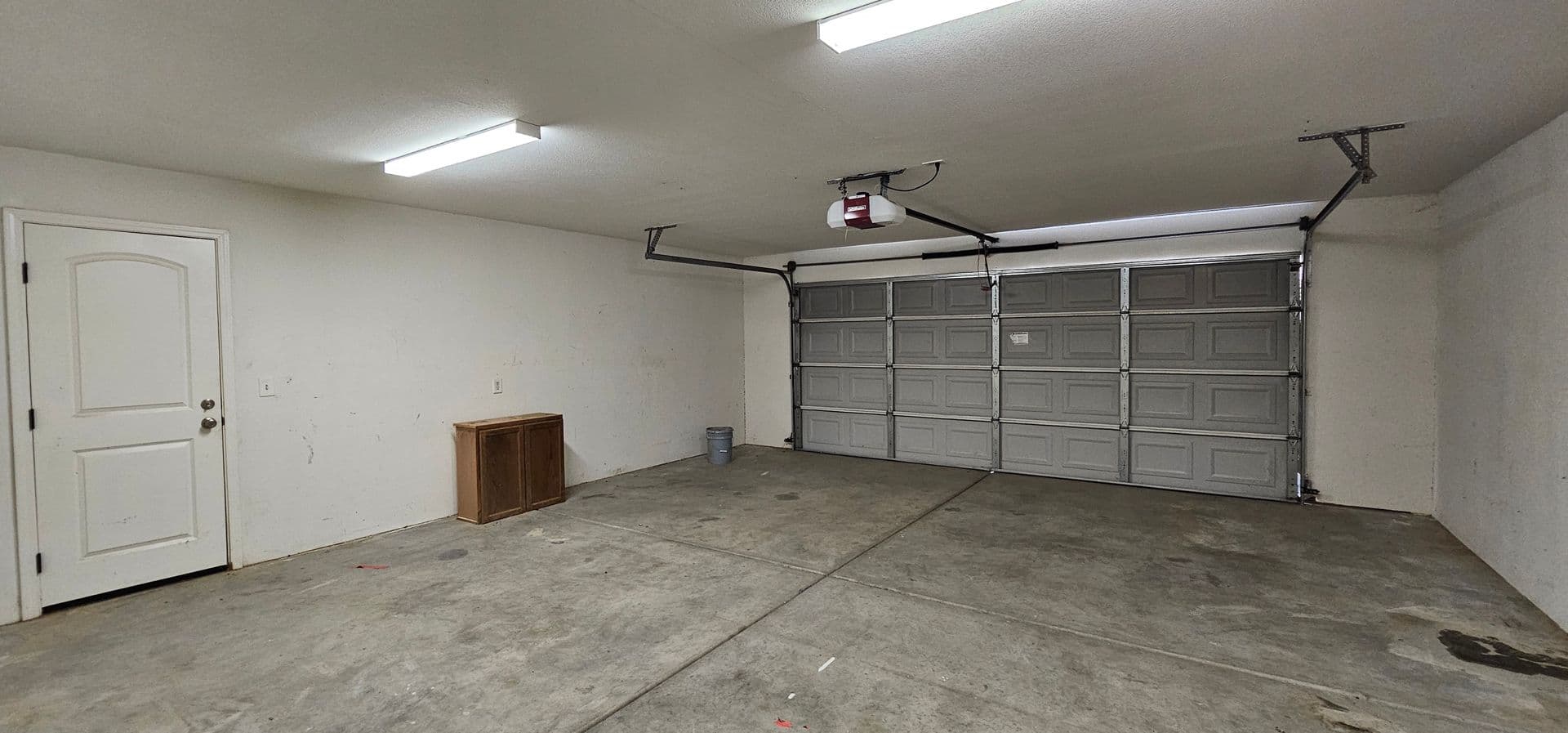 California City House: 19637 - 81st St