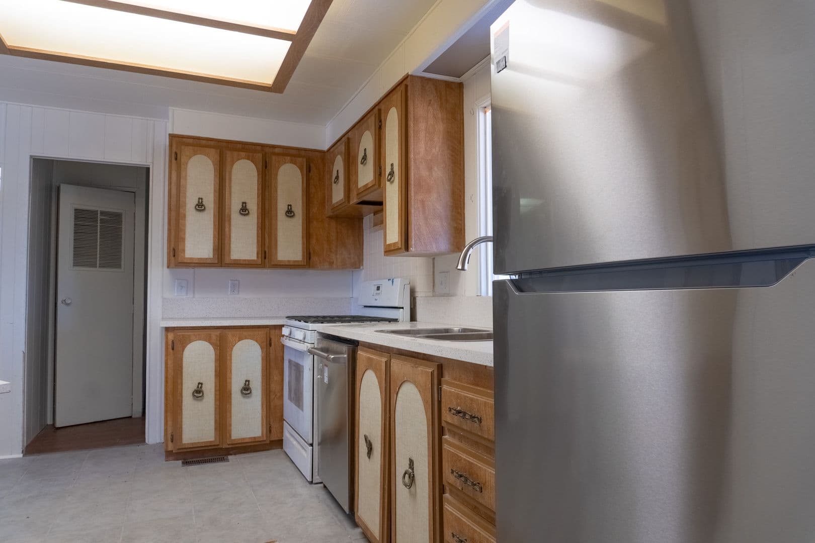 Ridgecrest House: 1610 Perdew ave