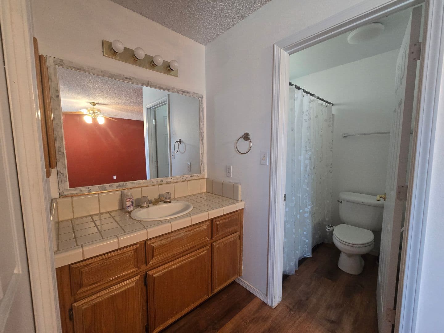 Ridgecrest House: 930 Conejo Ave