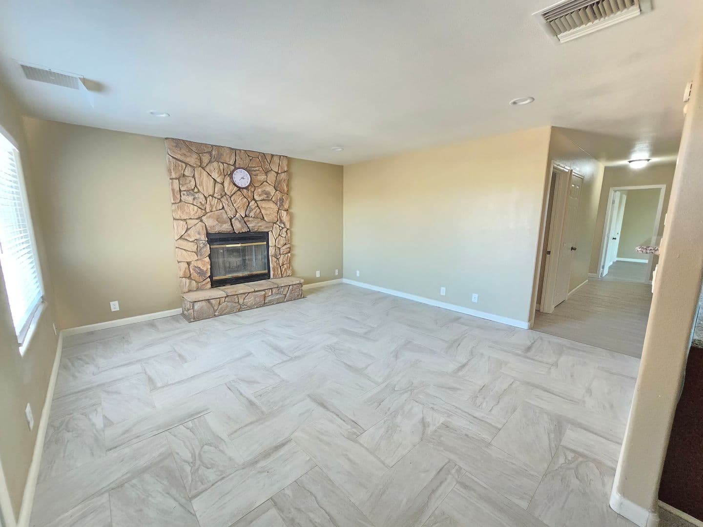Ridgecrest House: 633 W Ward Ave