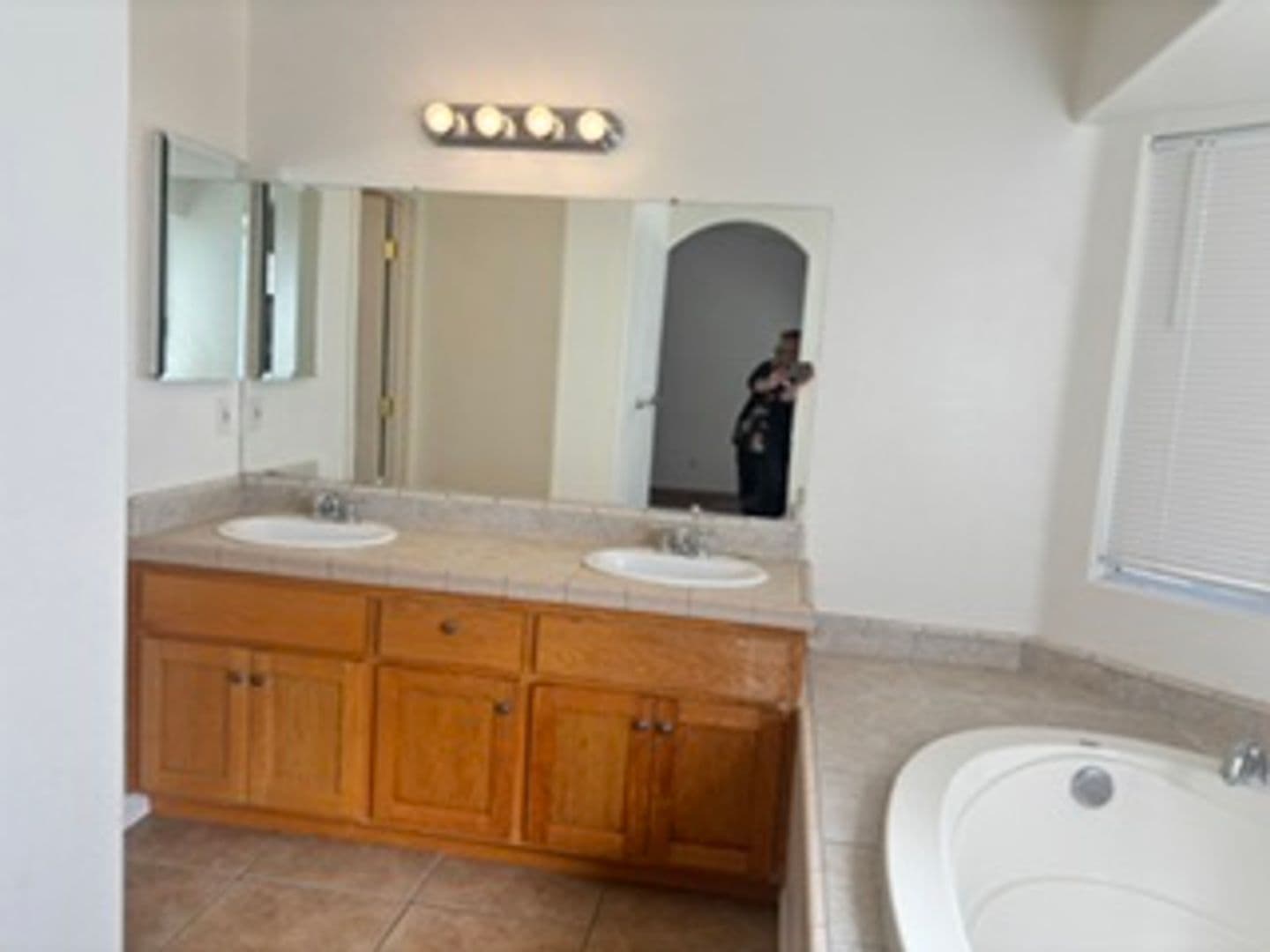 Tehachapi House: 818 Elm Steet