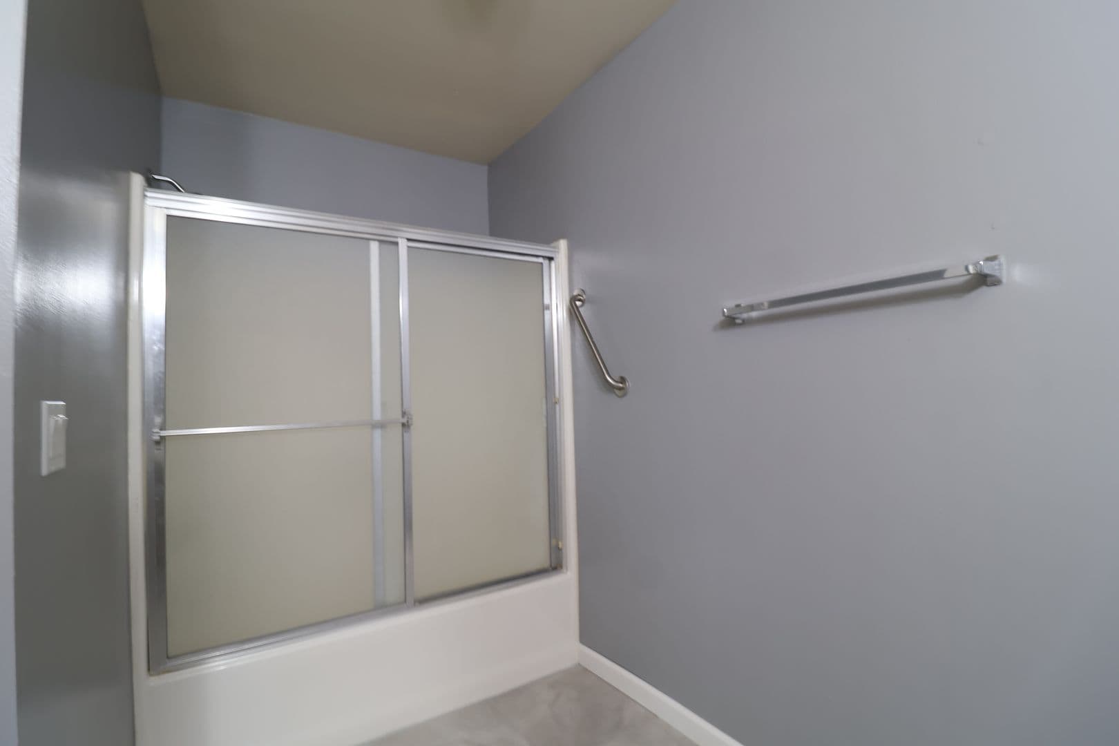 Ridgecrest Apartment: 405 Rick Ct