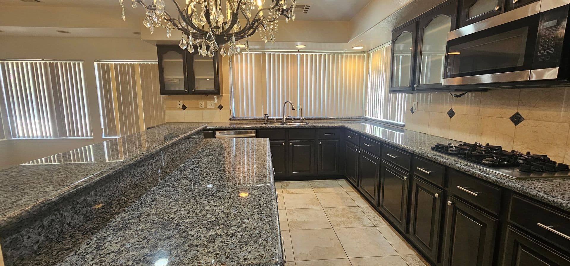 Palmdale House: 7229 Ojai Dr
