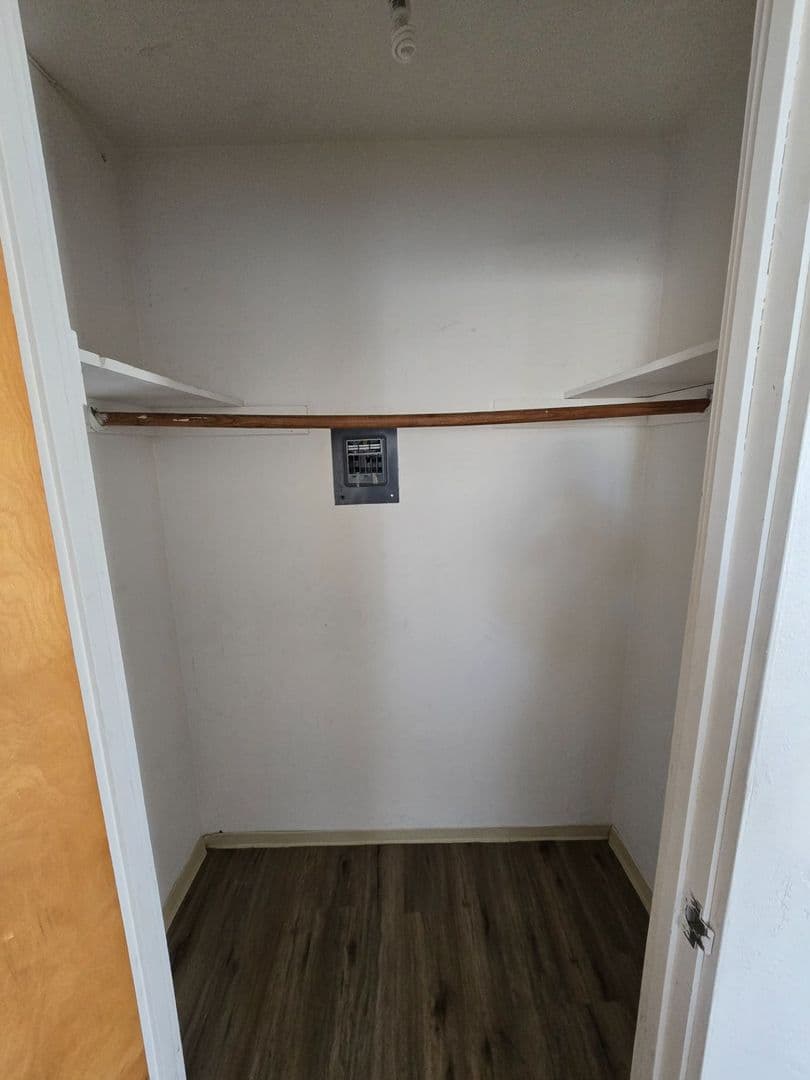 Ridgecrest Apartment: 1300 E Church Ave