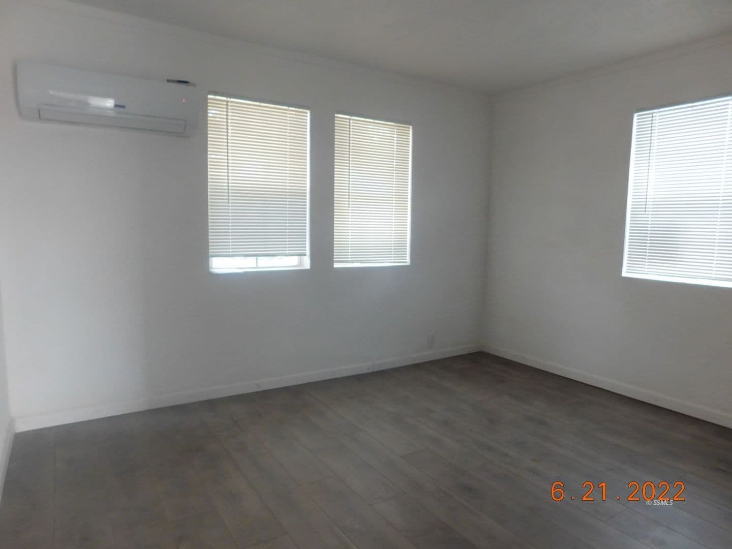 Ridgecrest Apartment: 141 W Church Ave