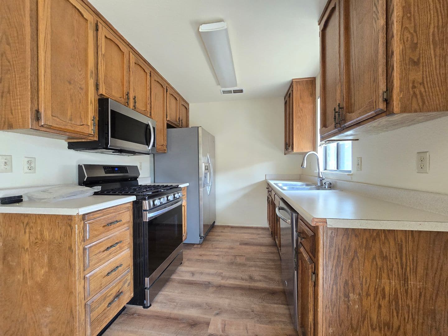 Ridgecrest House: 1009 W Alene Ave Unit #C