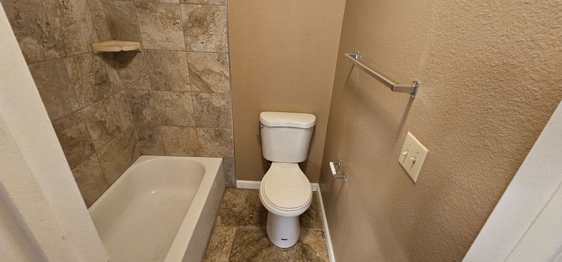 Ridgecrest Apartment: 726 N Sanders St