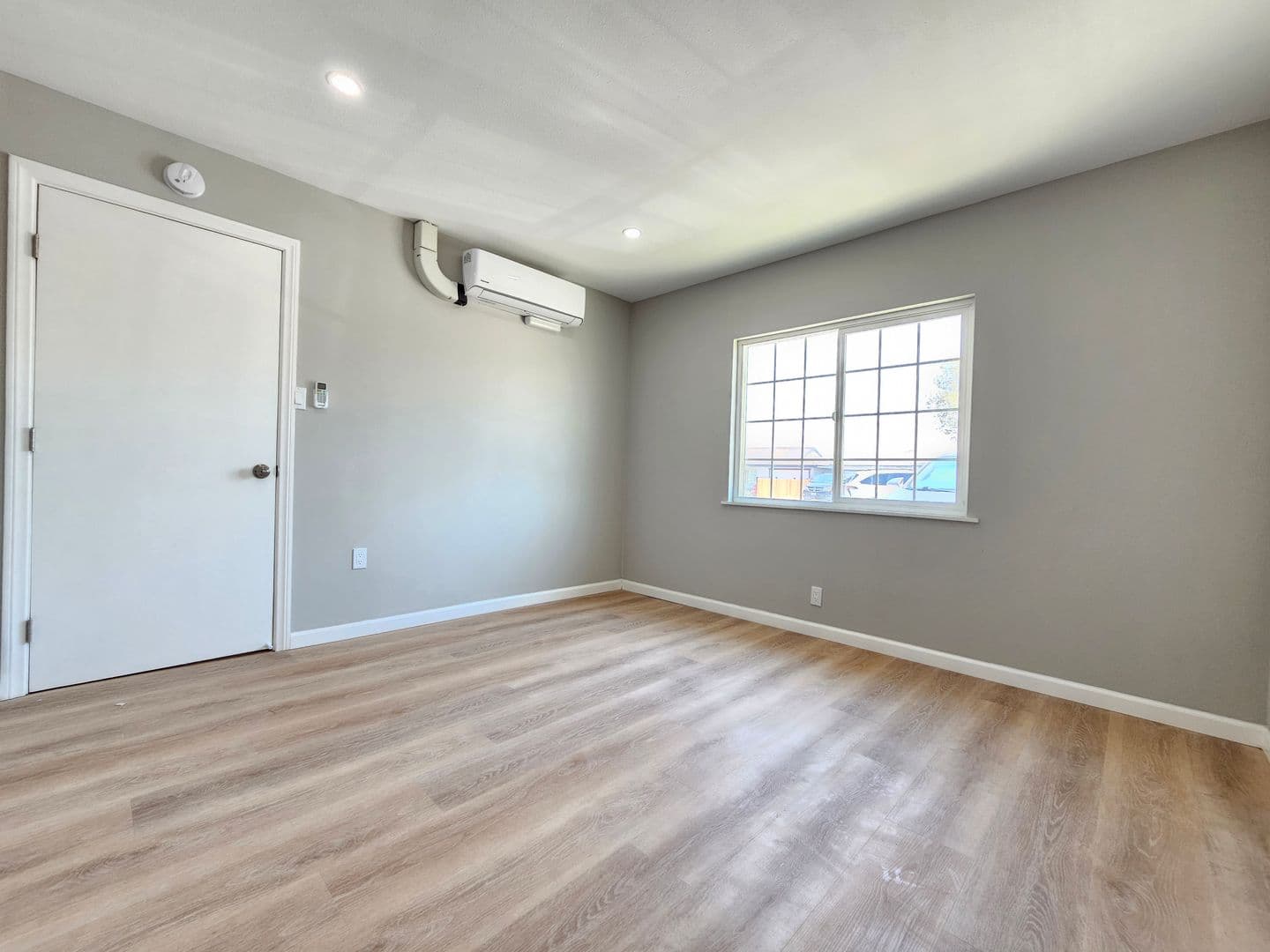 Ridgecrest House: 225 N Helena St