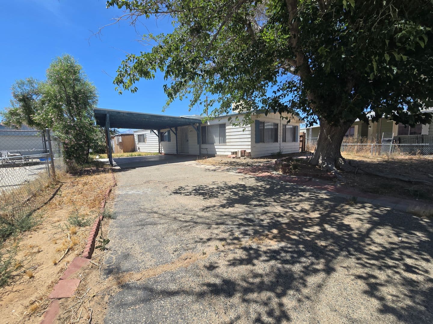 Ridgecrest Apartment: 1631 Chaparral Dr