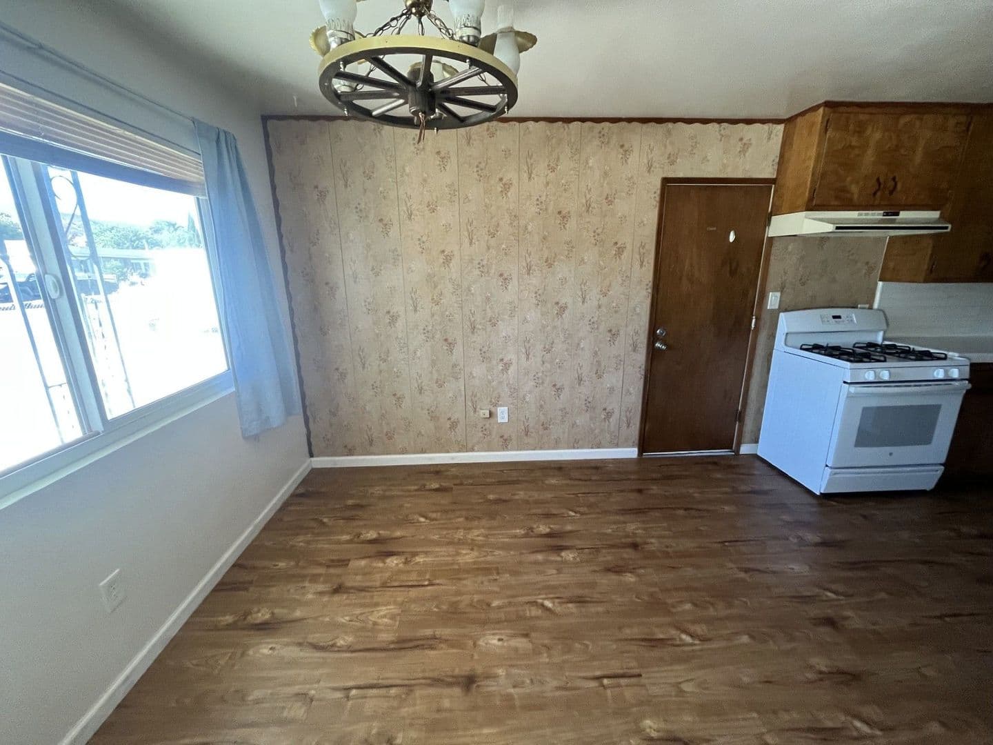 Tehachapi House: 209 Pine Court